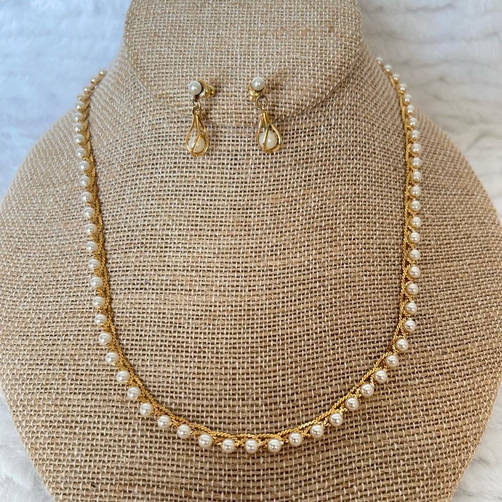 Vintage Napier Gold Tone Faux Pearl Necklace Earrings Set 16” Classic
